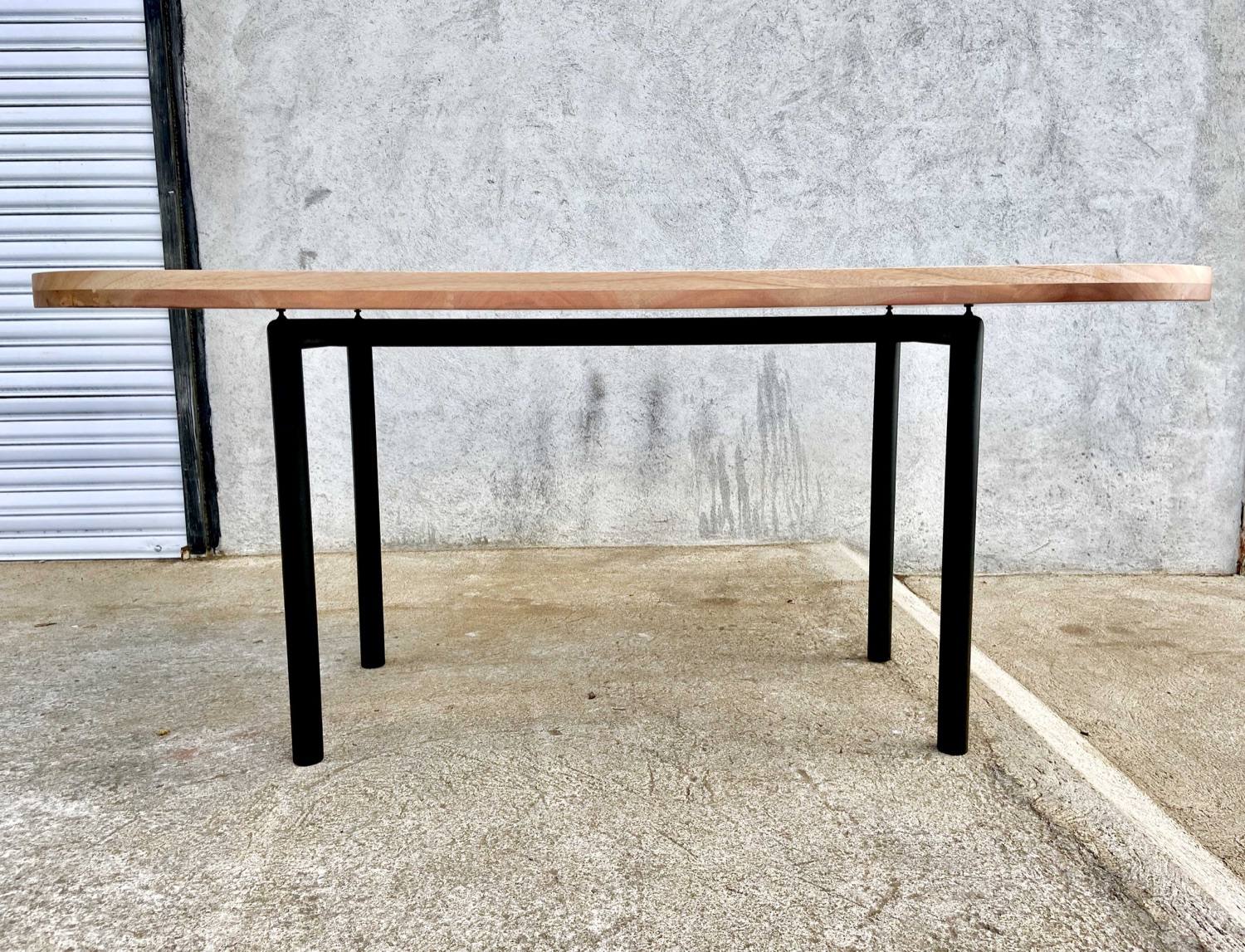 Dining tables in Costa Rica
